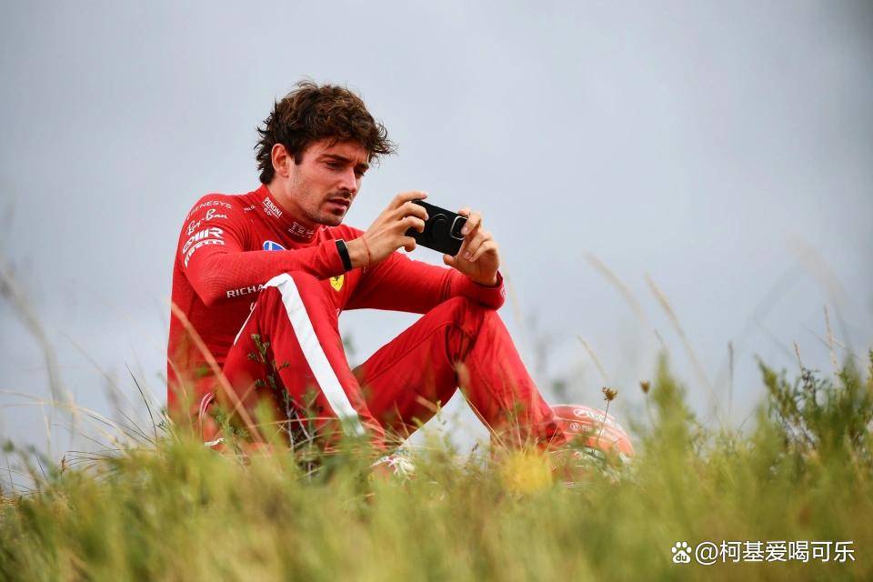 开云体育在线-哈斯车队横扫红牛二队，勒克莱尔惊艳四座