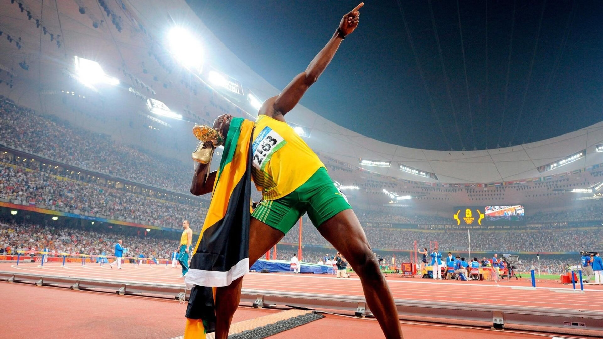 开云平台-弗拉霍维奇独闯龙潭！德法热身赛惊现孤胆英雄，新赛季锋线答案浮现？