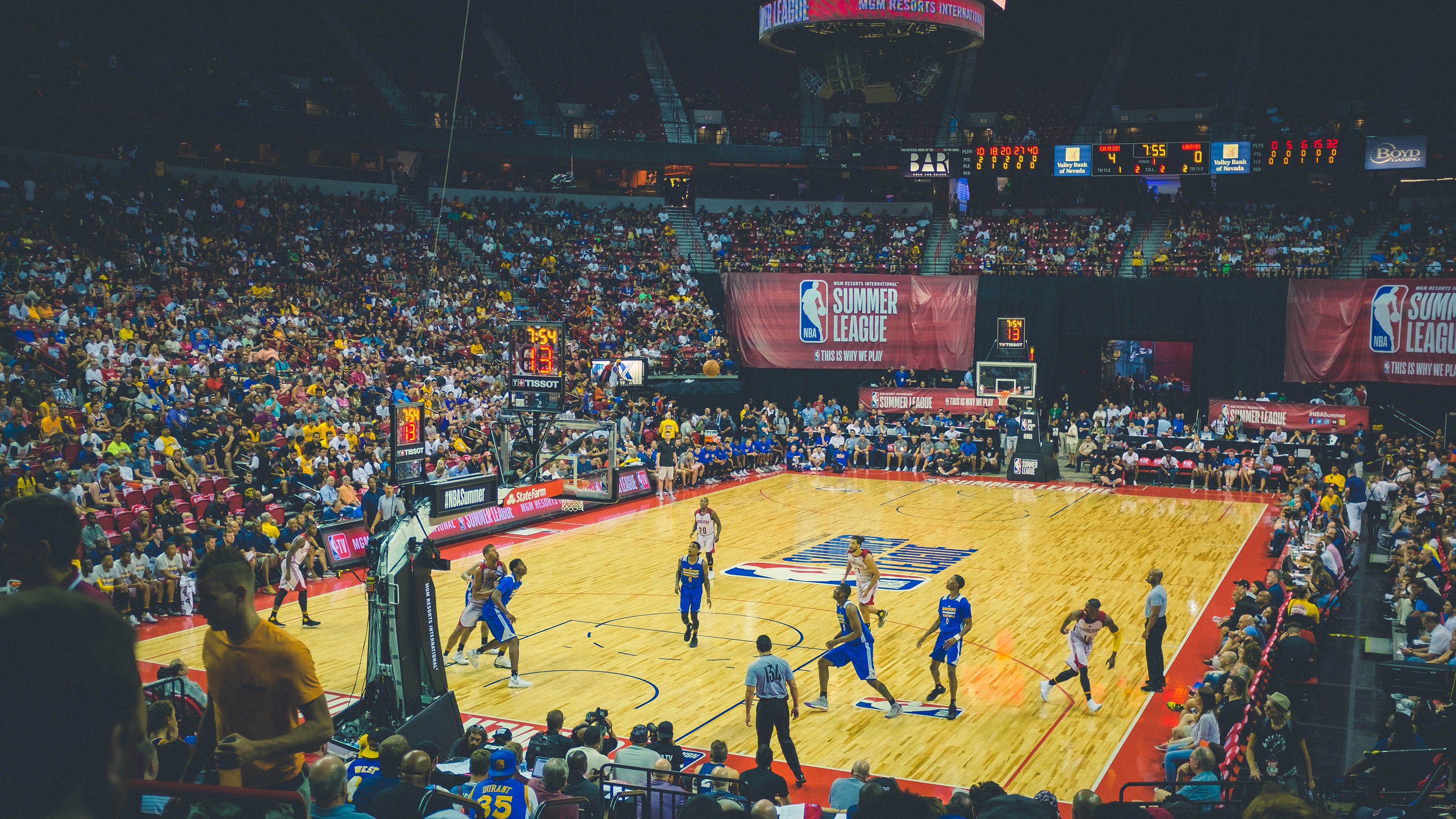 开云体育在线-战术风暴席卷克利夫兰！老鹰窒息式防守掐灭骑士反扑，恩比德轰40+演绎现代中锋教科书